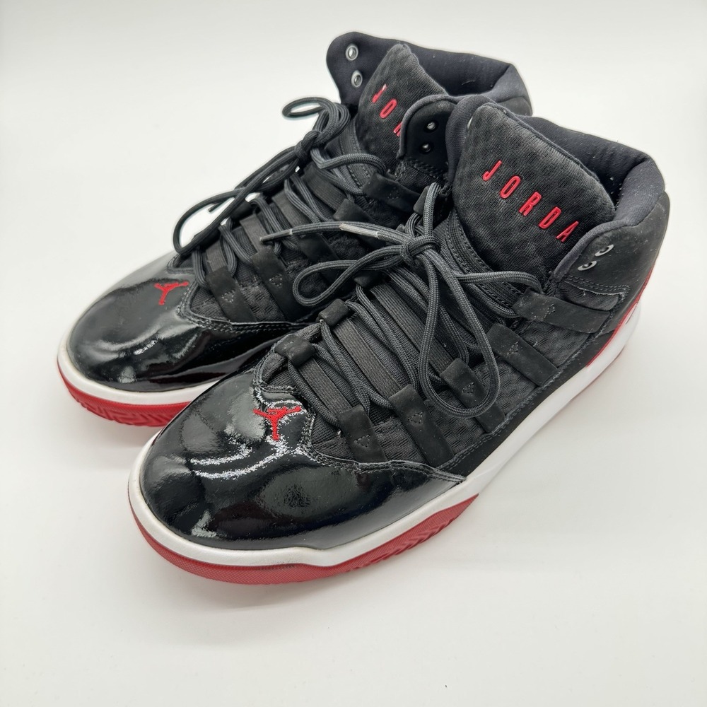 Jordan Max Aura Black Gym Red White AQ9084-006 Men's Size 9.5 Basketball Shoes